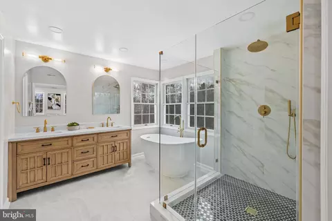 12701 Roark Ct, Reston, VA 20191 photo 23