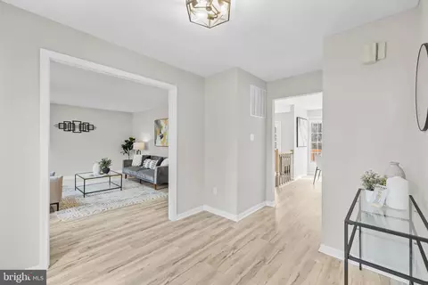 12701 Roark Ct, Reston, VA 20191 photo 12