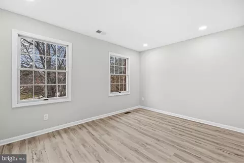 12701 Roark Ct, Reston, VA 20191 photo 35