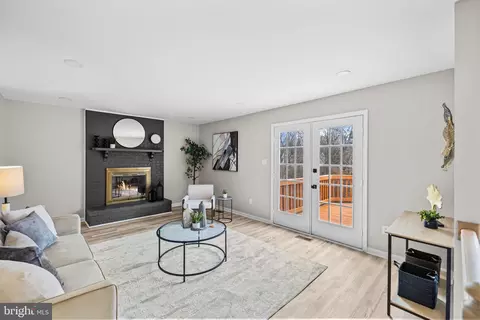 12701 Roark Ct, Reston, VA 20191 photo 8