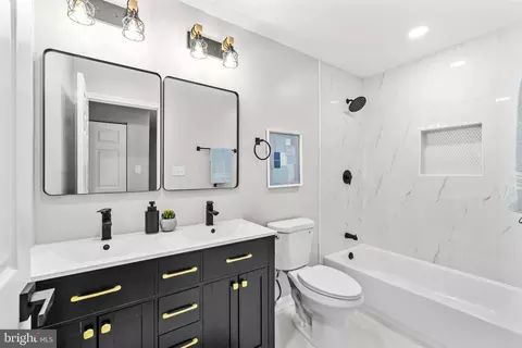 12701 Roark Ct, Reston, VA 20191 photo 36