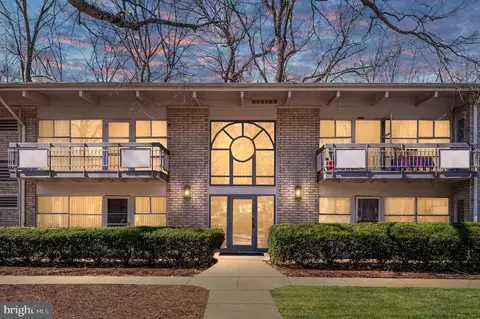 7747 Donnybrook Ct #207, Annandale, VA 22003