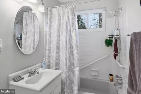 8802 Parliament Dr, Springfield, VA 22151 photo 20