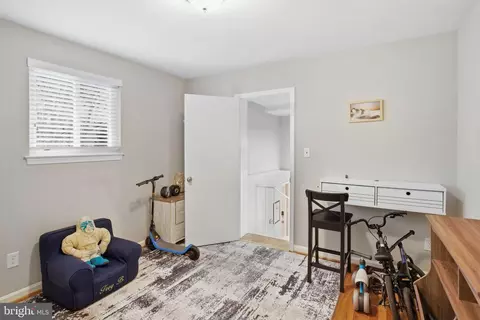 8802 Parliament Dr, Springfield, VA 22151 photo 17
