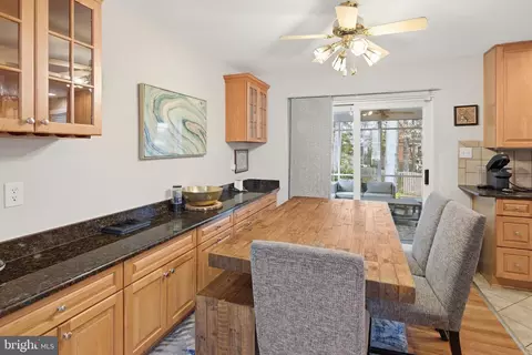 8802 Parliament Dr, Springfield, VA 22151 photo 7