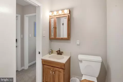 8802 Parliament Dr, Springfield, VA 22151 photo 15