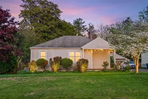 2851 Fairmont St, Falls Church, VA 22042