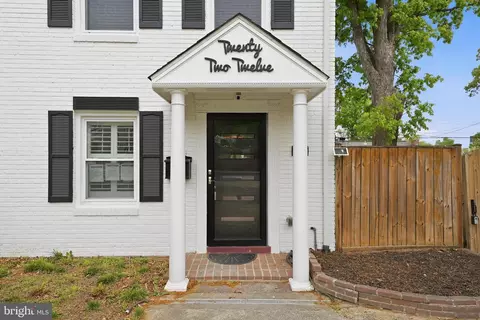 2212 Huntington Ave, Alexandria, VA 22303