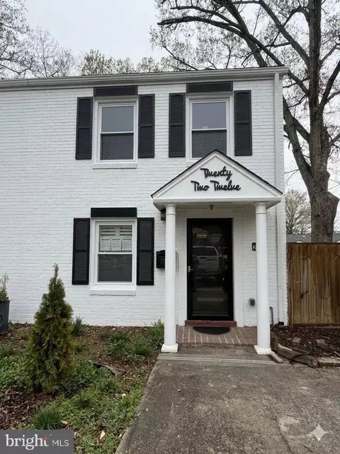 2212 Huntington Ave, Alexandria, VA 22303