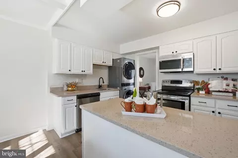 14444 Cool Oak Ln, Centreville, VA 20121