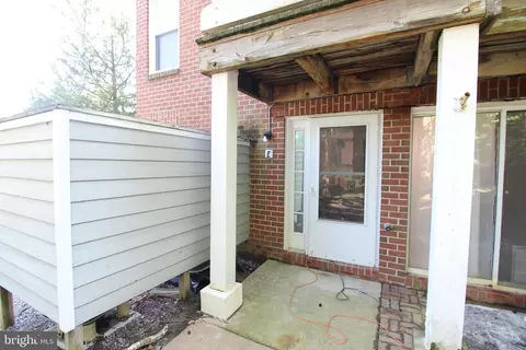 3150 E Anchorway Ct, Falls Church, VA 22042