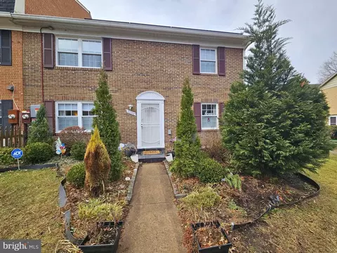 9790 Hagel Cir, Lorton, VA 22079