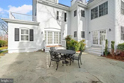 6108 Vernon Ter, Alexandria, VA 22307