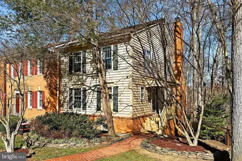 7994 Hidden Bridge Dr, Springfield, VA 22153