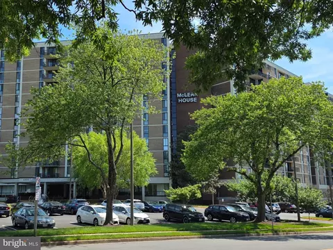 6800 Fleetwood Rd #601, Mclean, VA 22101