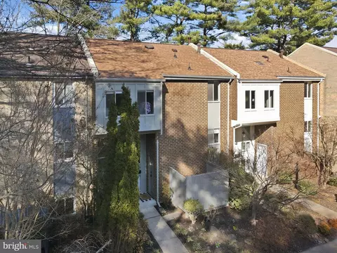 11025 Saffold Way, Reston, VA 20190 photo 2