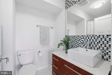 11025 Saffold Way, Reston, VA 20190 photo 32
