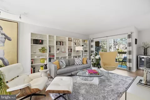 11025 Saffold Way, Reston, VA 20190 photo 4
