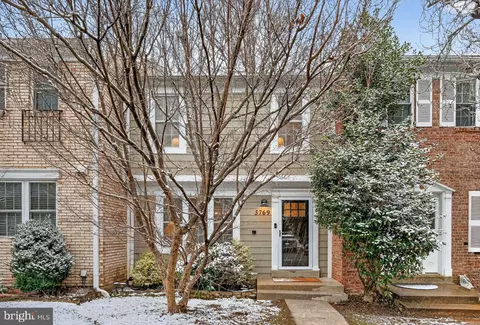 5769 Heritage Hill Dr, Alexandria, VA 22310