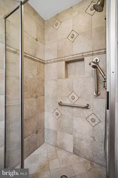 Bath - 2126 Docket Ln, Vienna, VA 22181 photo 3 of 6