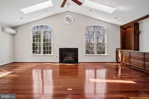 Living - 2126 Docket Ln, Vienna, VA 22181 photo 6 of 9