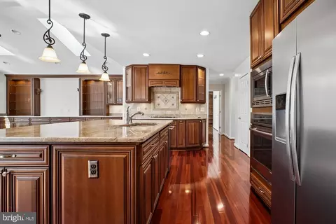 Kitchen - 2126 Docket Ln, Vienna, VA 22181 photo 4 of 6