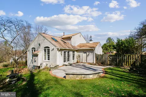 Exterior - 2126 Docket Ln, Vienna, VA 22181 photo 3 of 12