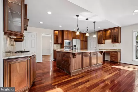 Kitchen - 2126 Docket Ln, Vienna, VA 22181 photo 3 of 6