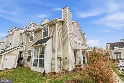 14437 Gringsby Ct, Centreville, VA 20120