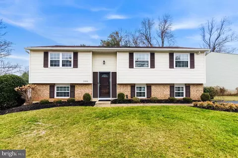 2806 Logway Rd, Vienna, VA 22181