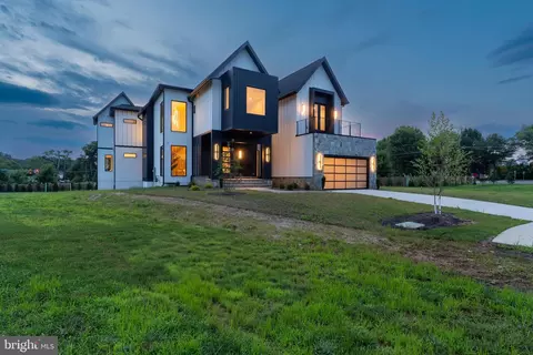 104 Mashie Ct SE, Vienna, VA 22180