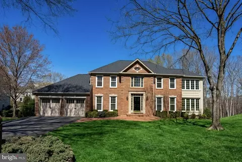 6181 Snowhill Ct, Centreville, VA 20120
