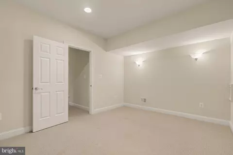 Bedroom - 6238 Linway Ter, Mclean, VA 22101 photo 9 of 9