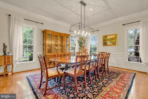 Dining - 6238 Linway Ter, Mclean, VA 22101 photo 4 of 4