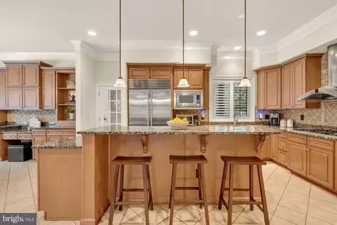 Kitchen - 6238 Linway Ter, Mclean, VA 22101 photo 3 of 9