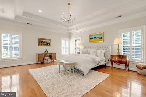 Bedroom - 6238 Linway Ter, Mclean, VA 22101 photo 3 of 9