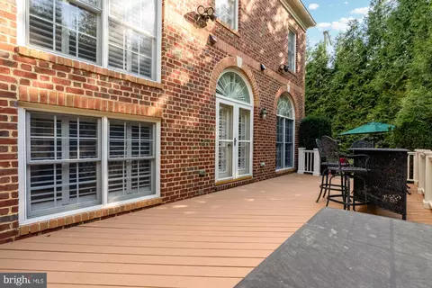 Exterior - 6238 Linway Ter, Mclean, VA 22101 photo 5 of 9