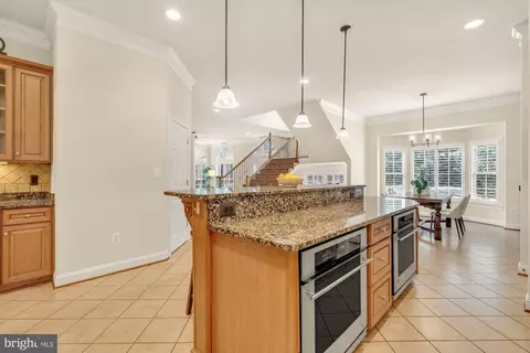 Kitchen - 6238 Linway Ter, Mclean, VA 22101 photo 5 of 9