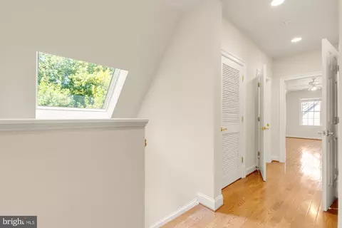 Entry Way - 6238 Linway Ter, Mclean, VA 22101 photo 7 of 7