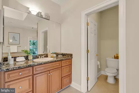 Bath - 6238 Linway Ter, Mclean, VA 22101 photo 3 of 14
