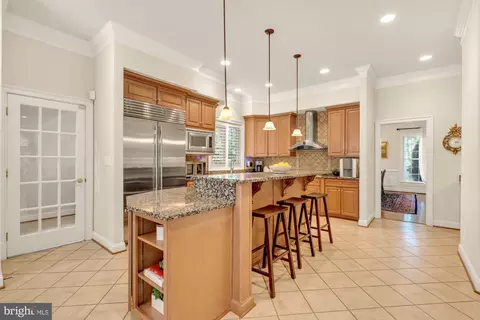 Kitchen - 6238 Linway Ter, Mclean, VA 22101 photo 7 of 9