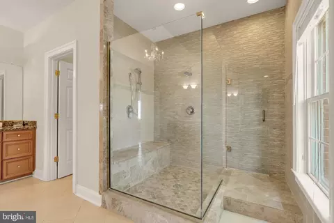 Bath - 6238 Linway Ter, Mclean, VA 22101 photo 7 of 14