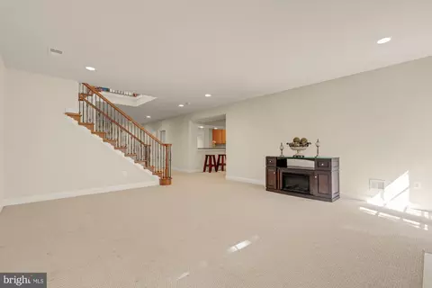 Living - 6238 Linway Ter, Mclean, VA 22101 photo 5 of 5