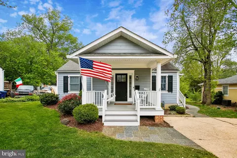 2953 Strathmeade St, Falls Church, VA 22042