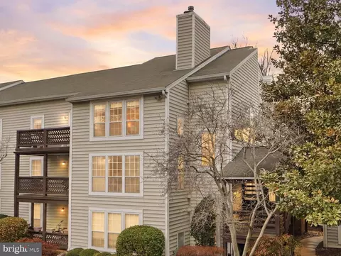 10024 Oakton Terrace Rd, Oakton, VA 22124