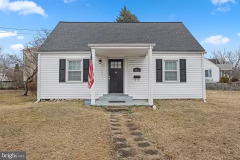 6028 Rixey Dr, Alexandria, VA 22303