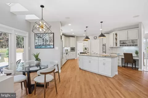 Kitchen - 1156 Fieldview Dr, Reston, VA 20194 photo 7 of 8