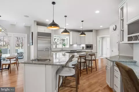 Kitchen - 1156 Fieldview Dr, Reston, VA 20194 photo 6 of 8