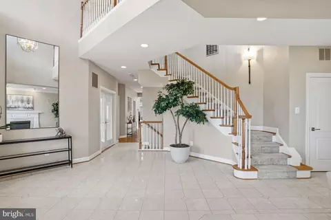 Entry Way - 1156 Fieldview Dr, Reston, VA 20194 photo 5 of 18