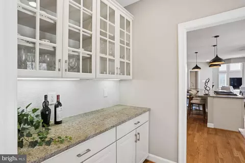 Entry Way - 1156 Fieldview Dr, Reston, VA 20194 photo 9 of 18